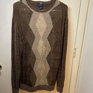 Dockers Men's Brown Crewneck Sweater with Tan Geometric Panel